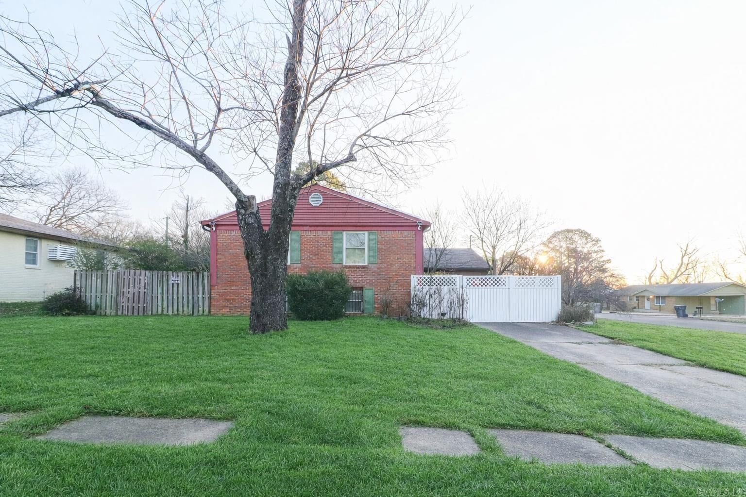 Property Photo:  1214 Dana Street  AR 72401 