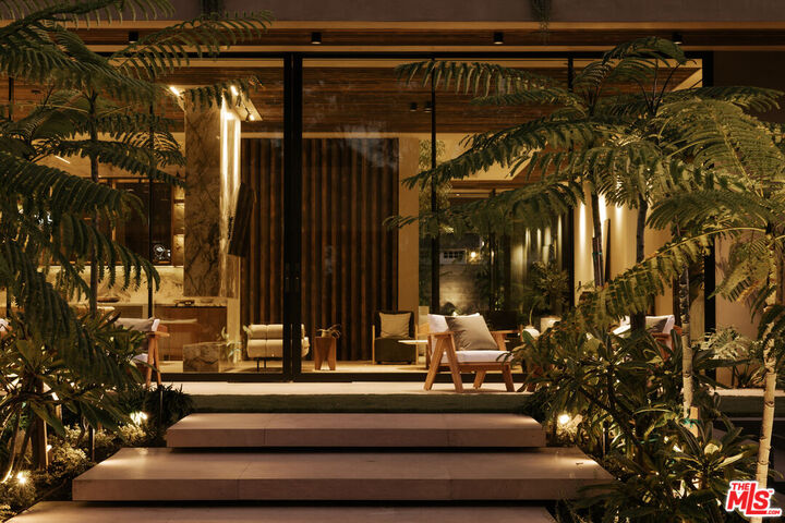 Property Photo:  18911 Ringling St  CA 91356 