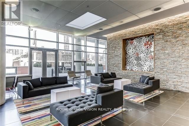 Property Photo:  21 Widmer Street 2607  ON M5V 0B8 