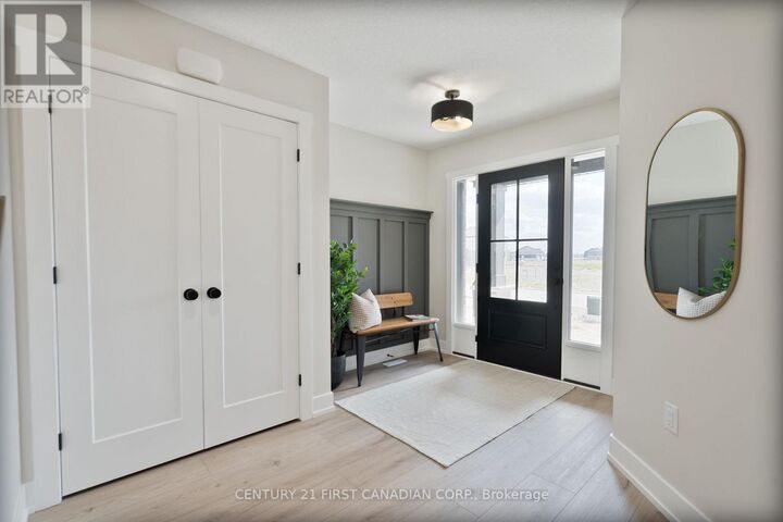 Property Photo: 5 Doerr Court ON N0M 1A0