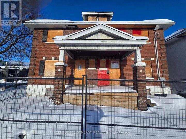 Property Photo:  473 Catherine Street  ON K1R 5T7 