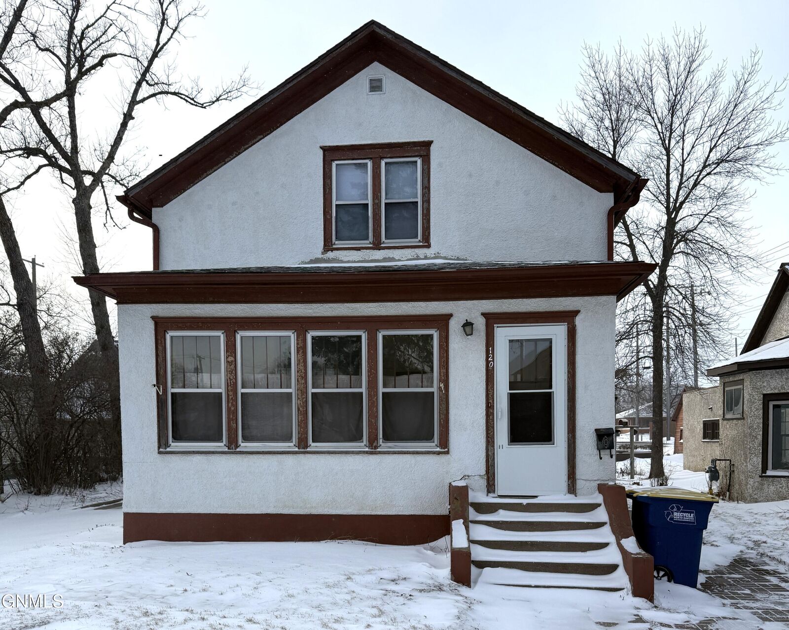 Property Photo:  120 4th Avenue SE  ND 58401 