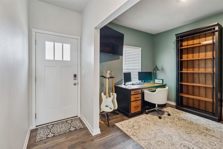 Property Photo:  2705 SW 21st Circle  IA 50023 