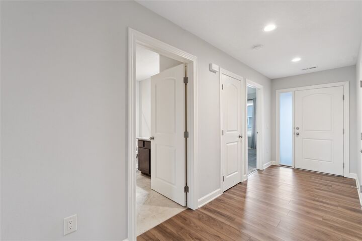 Property Photo:  5816 SE 22nd Court  IA 50320 