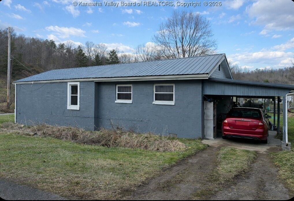 Property Photo:  2564 Browns Creek  WV 25177 