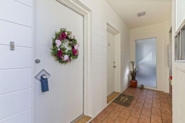 Property Photo:  1036 North Shore Drive NE 1  FL 33701 