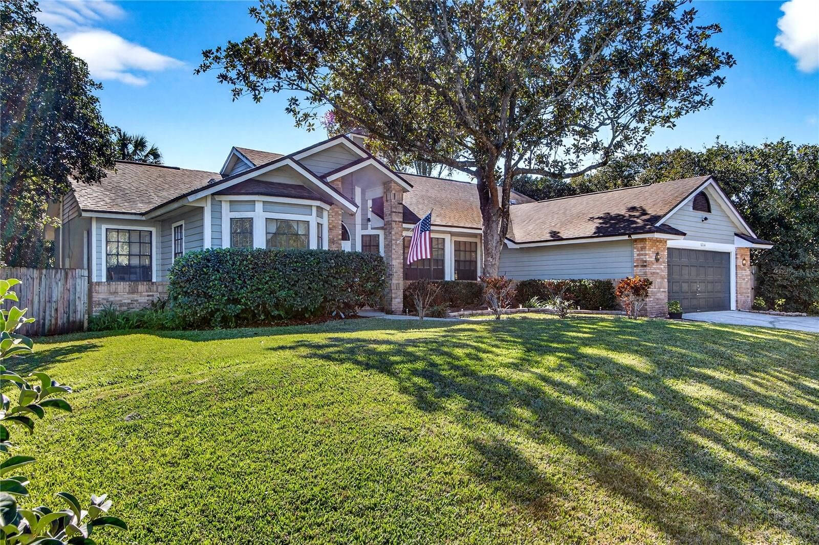 Property Photo: 1014 Willa Lake Circle FL 32765