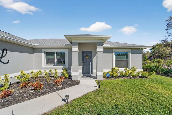 Property Photo:  8646 Lisa Boulevard  FL 34288 