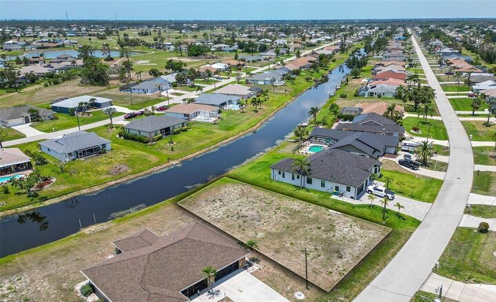 Property Photo: 168 Mark Twain Lane FL 33947