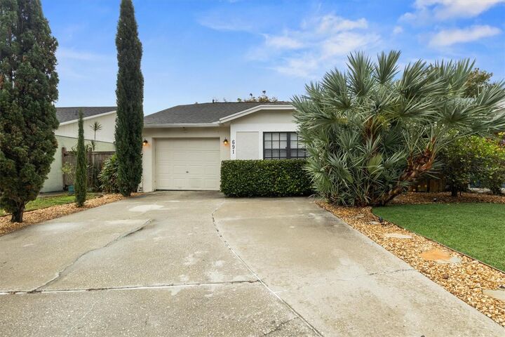 Property Photo: 691 Lake Dexter Circle FL 33884