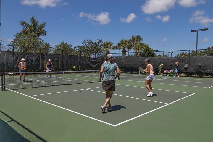 Property Photo:  24012 Canterwood Way  FL 34293 