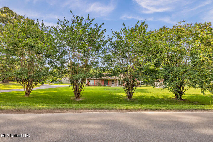 Property Photo:  163 E Inda Road  MS 39573 