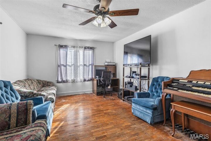 Property Photo:  910 High Street  MO 63645 