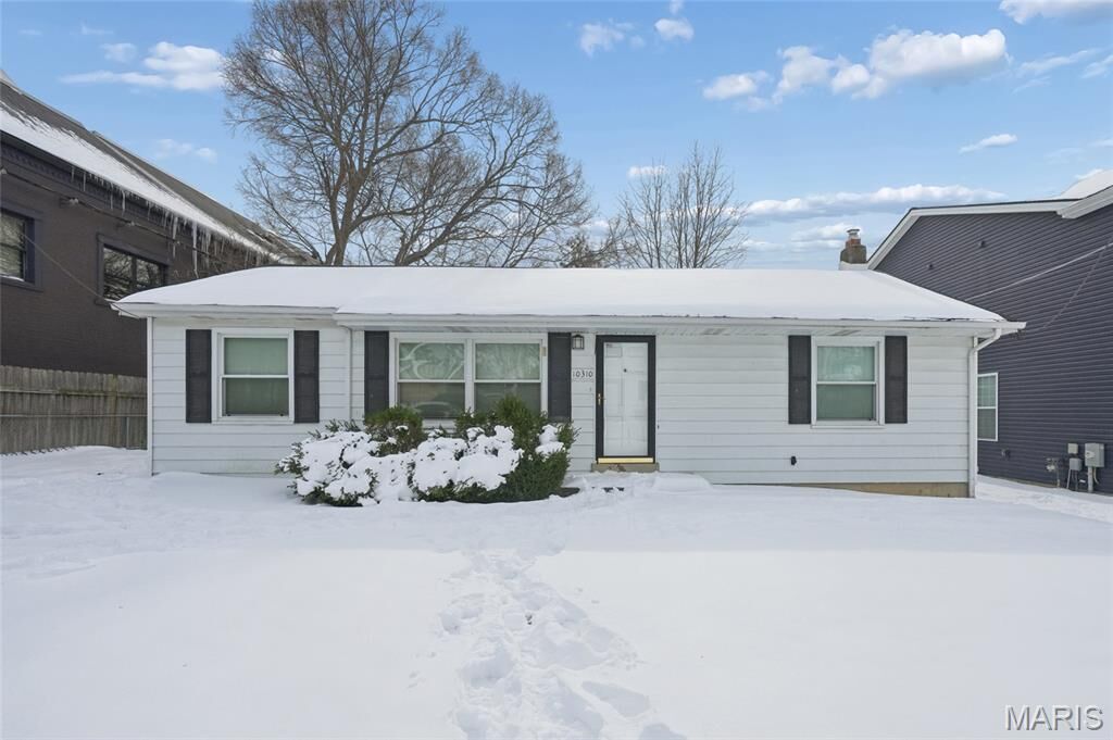 Property Photo:  10310 Anzeiger Avenue  MO 63131 