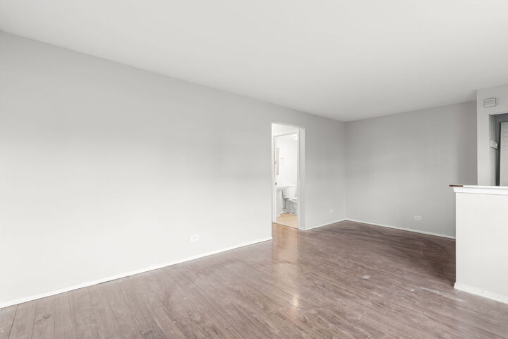 Property Photo: 6523 S Ellis Avenue IL 60637