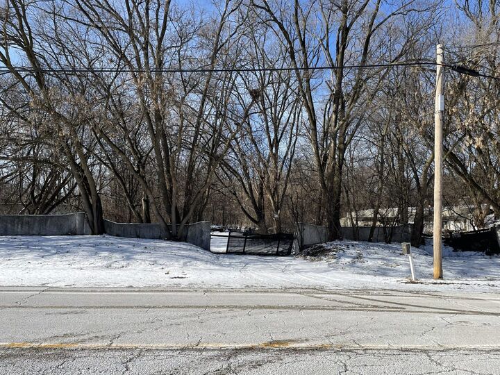 Property Photo:  468-470 N East River Road  IL 60016 