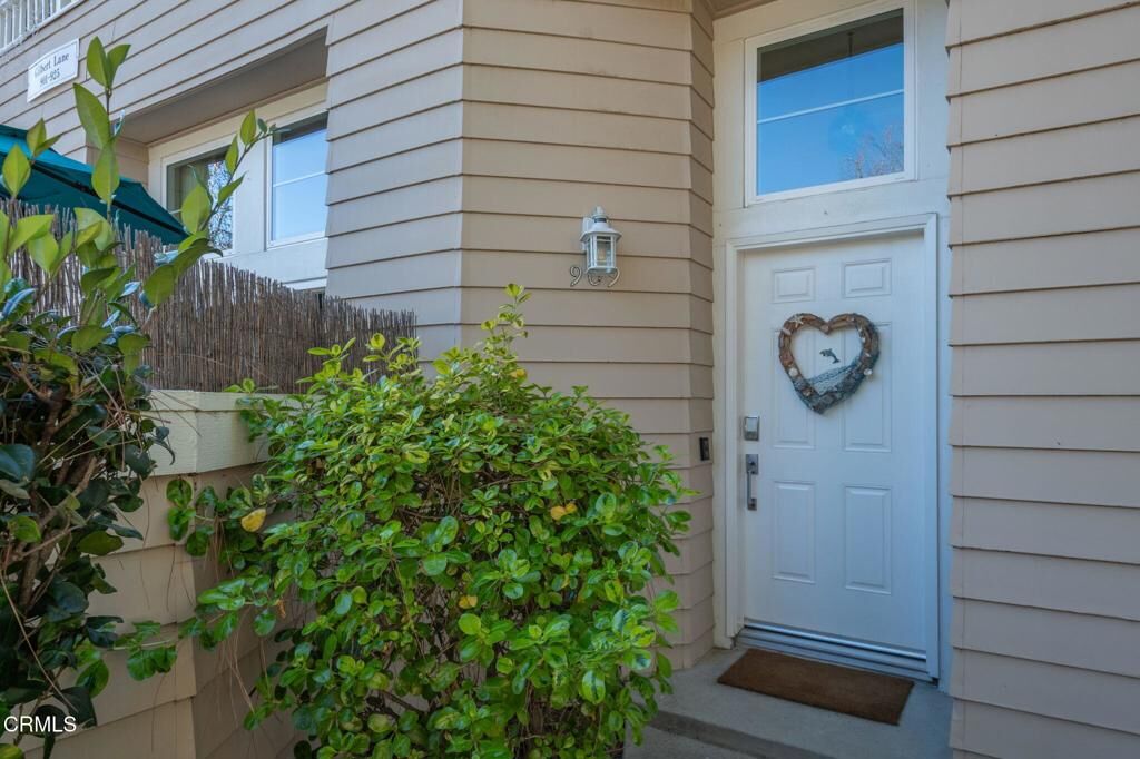 Property Photo:  909 Gilbert Lane  CA 93003 