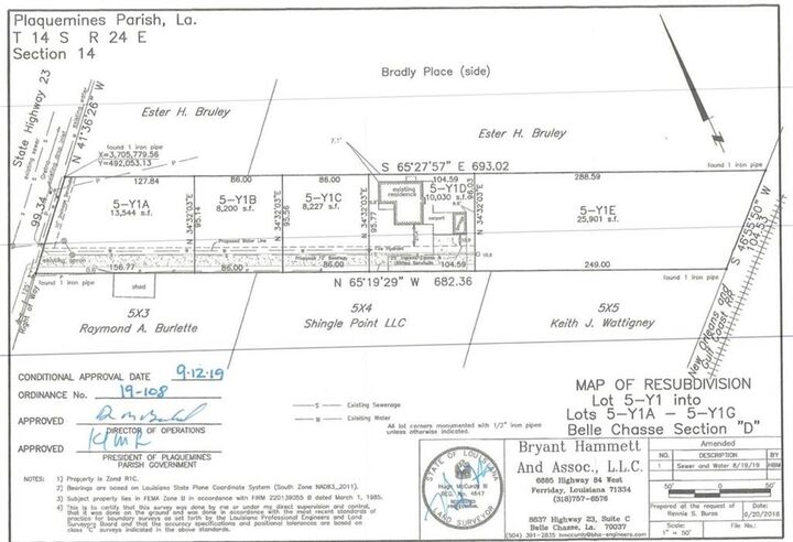 Property Photo:  102 Oak Alley Ct.  LA 70037 