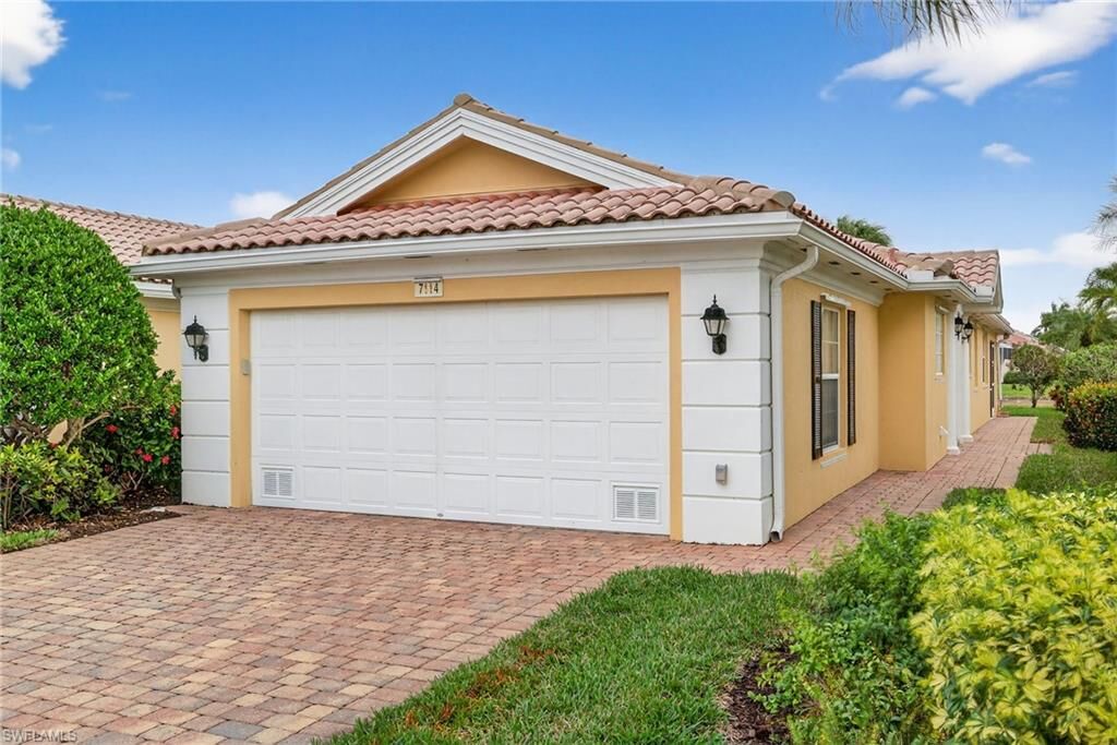 Property Photo:  7114 Marconi Ct  FL 34114 