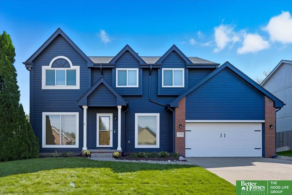 Property Photo: 5149 N 135 Avenue NE 68164