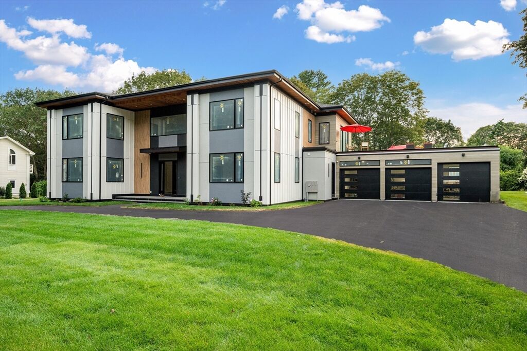 Property Photo:  197 Woburn St  MA 02420 