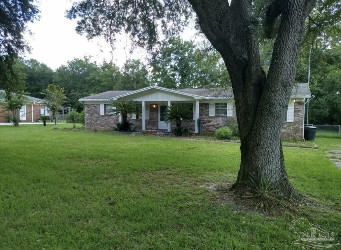 Property Photo: 2716 Kepler Ave FL 32507