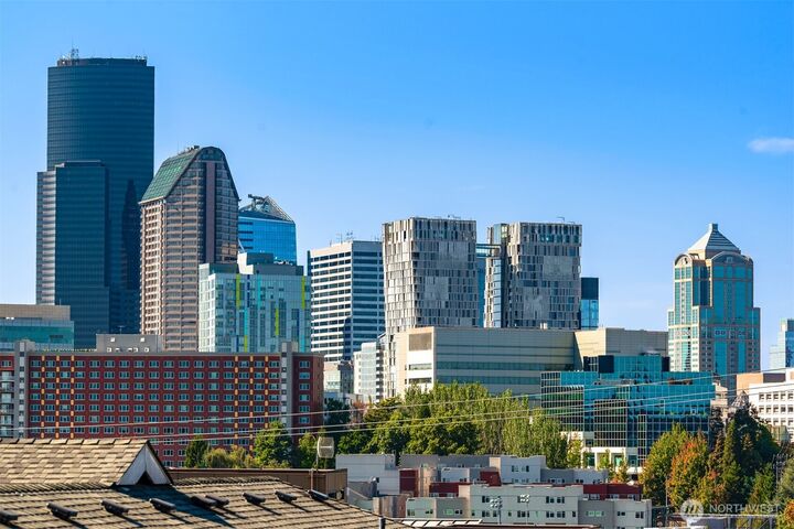 Property Photo: 701 17th Avenue #305 WA 98122