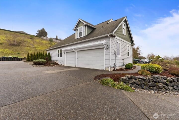 Property Photo: 9245 SE Piperhill Drive WA 98513