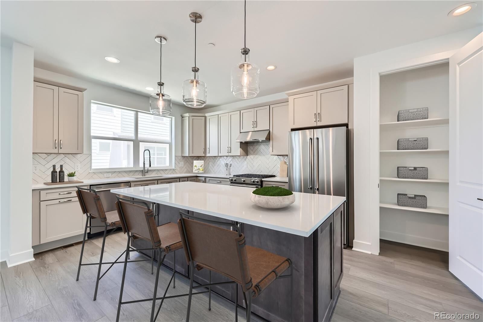 Property Photo:  10898 E Hinsdale Circle  CO 80112 