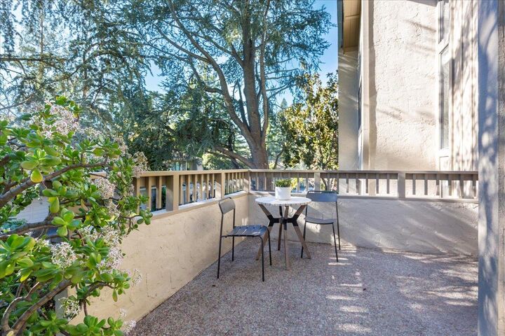 Property Photo:  652 Sand Hill Circle  CA 94025 