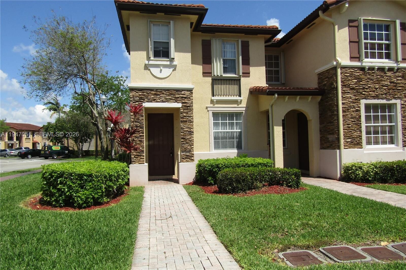 Property Photo: 1485 NE 33rd Rd 101-1 FL 33033