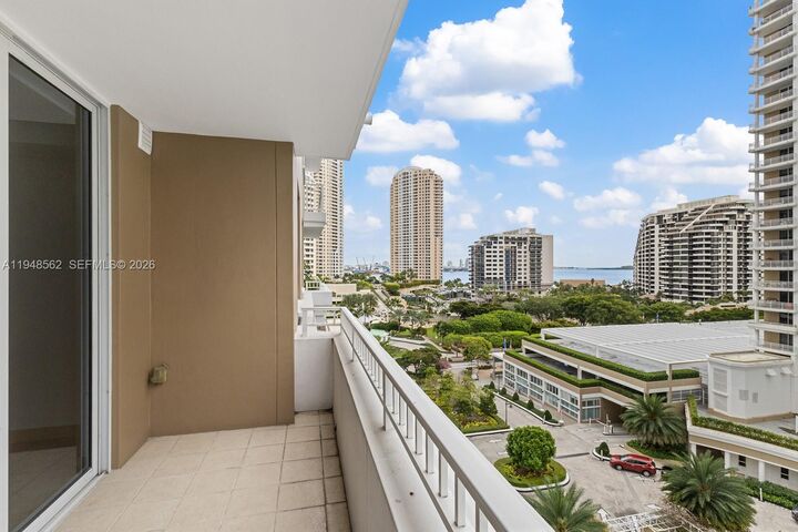 Property Photo:  801 Brickell Key Blvd 1005  FL 33131 