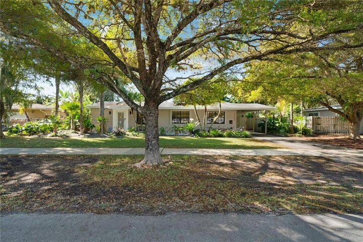 Property Photo:  16102 SW 98th Ave N/A  FL 33157 