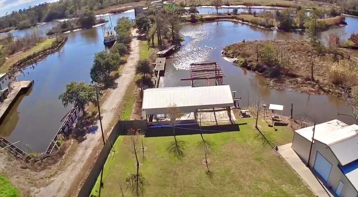 Property Photo:  212 Myers  TX 77630 