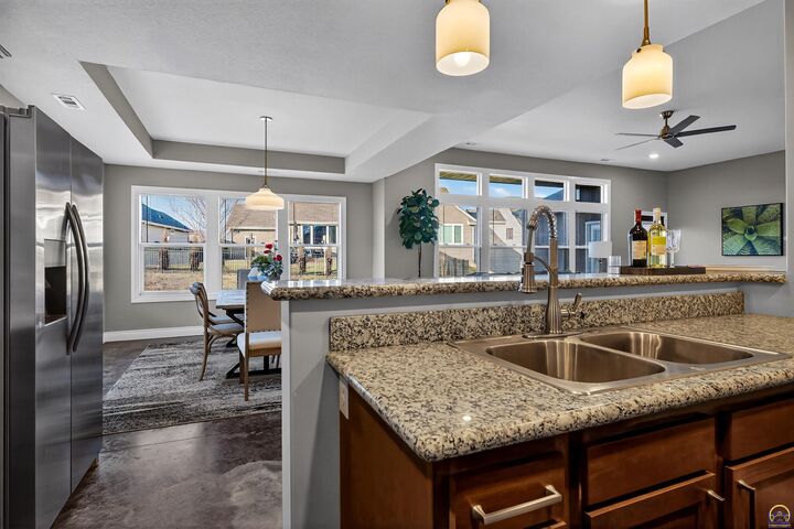 Property Photo: 6318 SW 44th Ct KS 66610