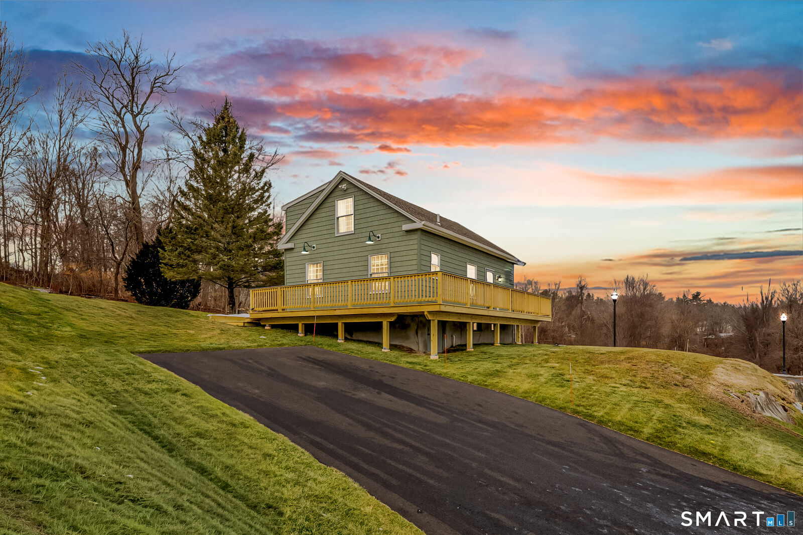 Property Photo: 11 Tomlinson Avenue CT 06786