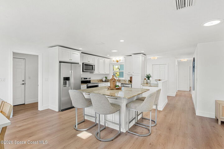 Property Photo:  225 Sunrise Avenue  FL 32937 