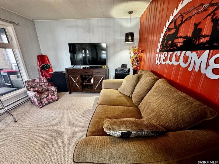 Property Photo: 706 Park Drive SK S0A 0L1