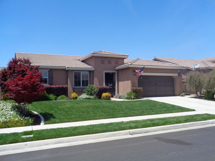 Property Photo:  1309 N University Court  CA 93291 