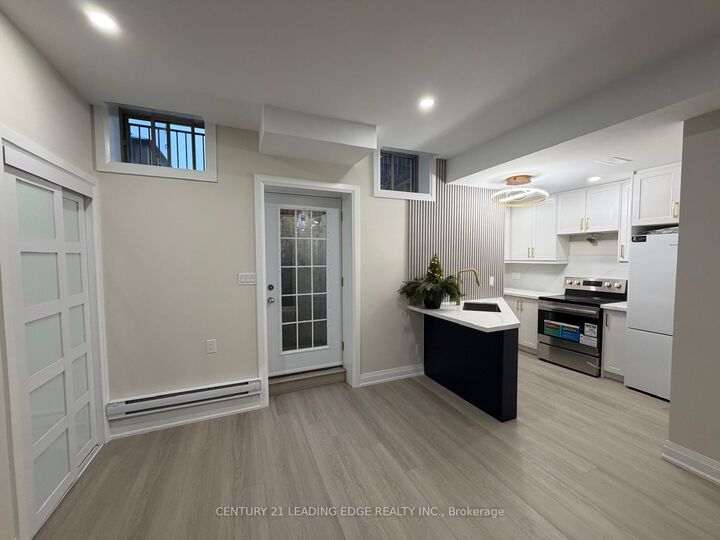 Property Photo:  7 Suttonrail Way  ON L4A 4X5 