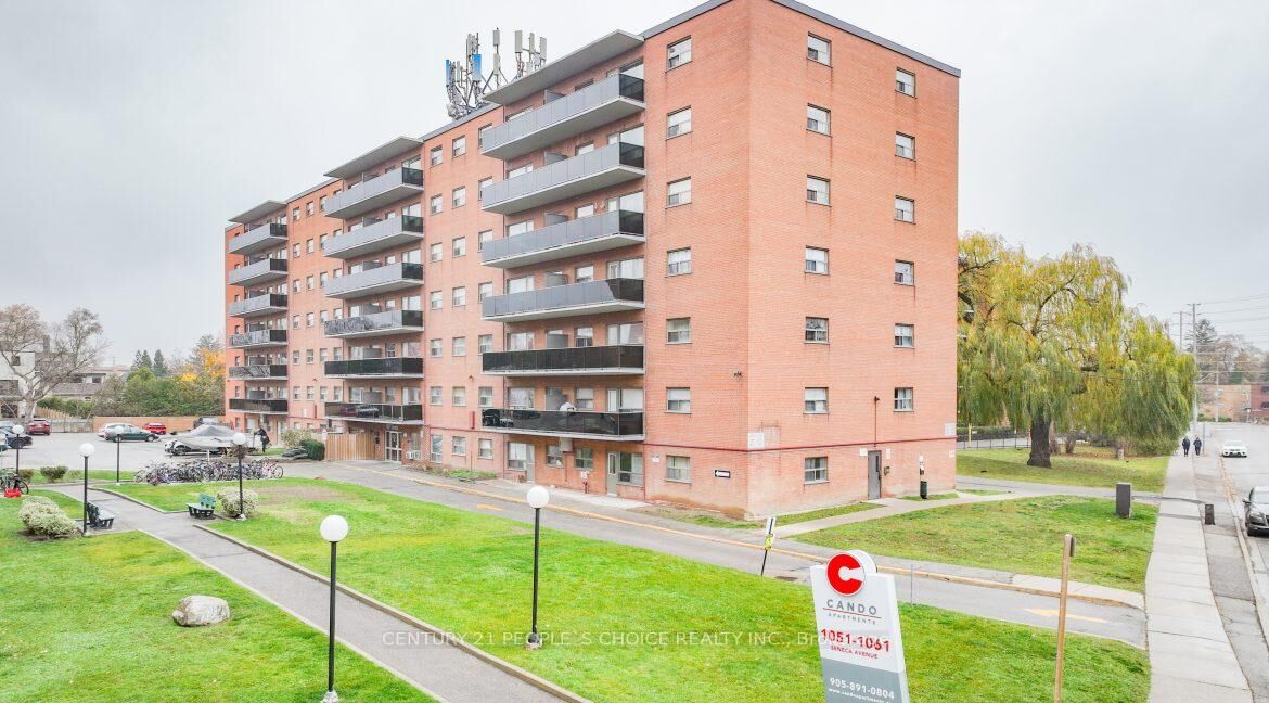 Photo de la propriété: 1061 Seneca Avenue 110 ON L5G 3X7