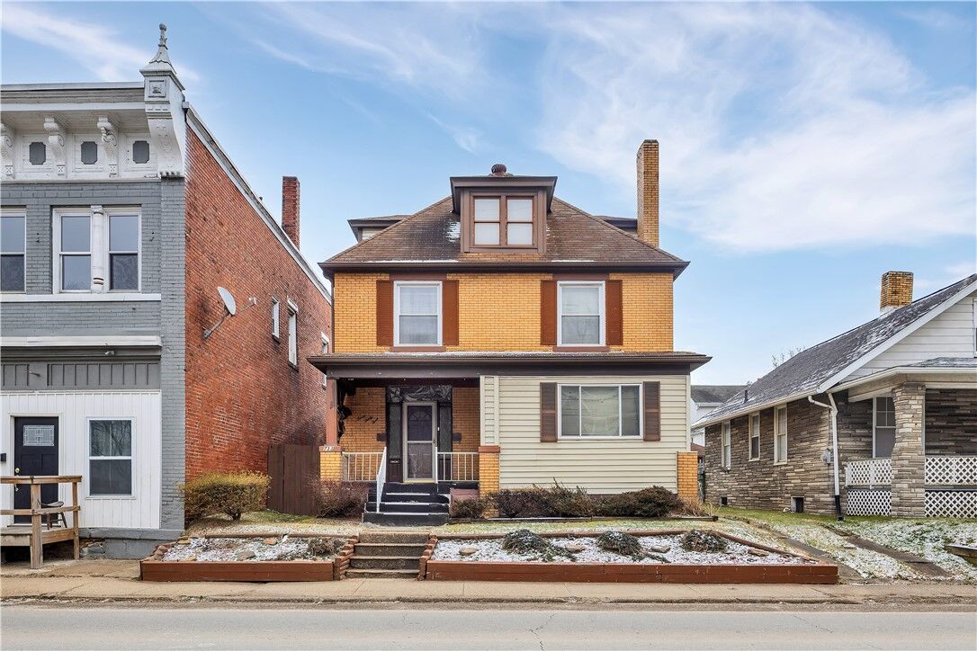 Property Photo: 733 N Warren Ave PA 15613