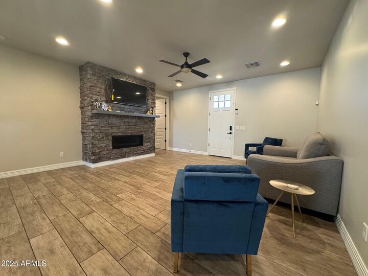 Property Photo: 4350 E Kings Avenue AZ 85032