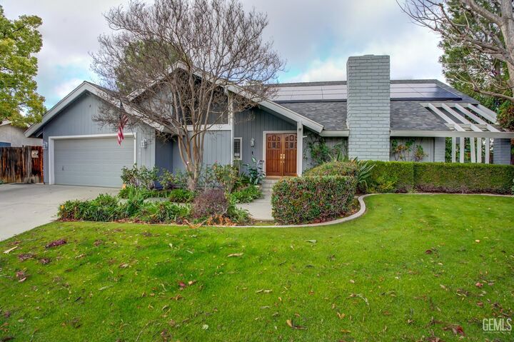 Property Photo:  1501 Westbourne Way  CA 93309 