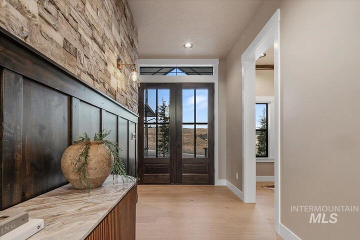 Property Photo:  7017 N Cairnhill Way  ID 83616 