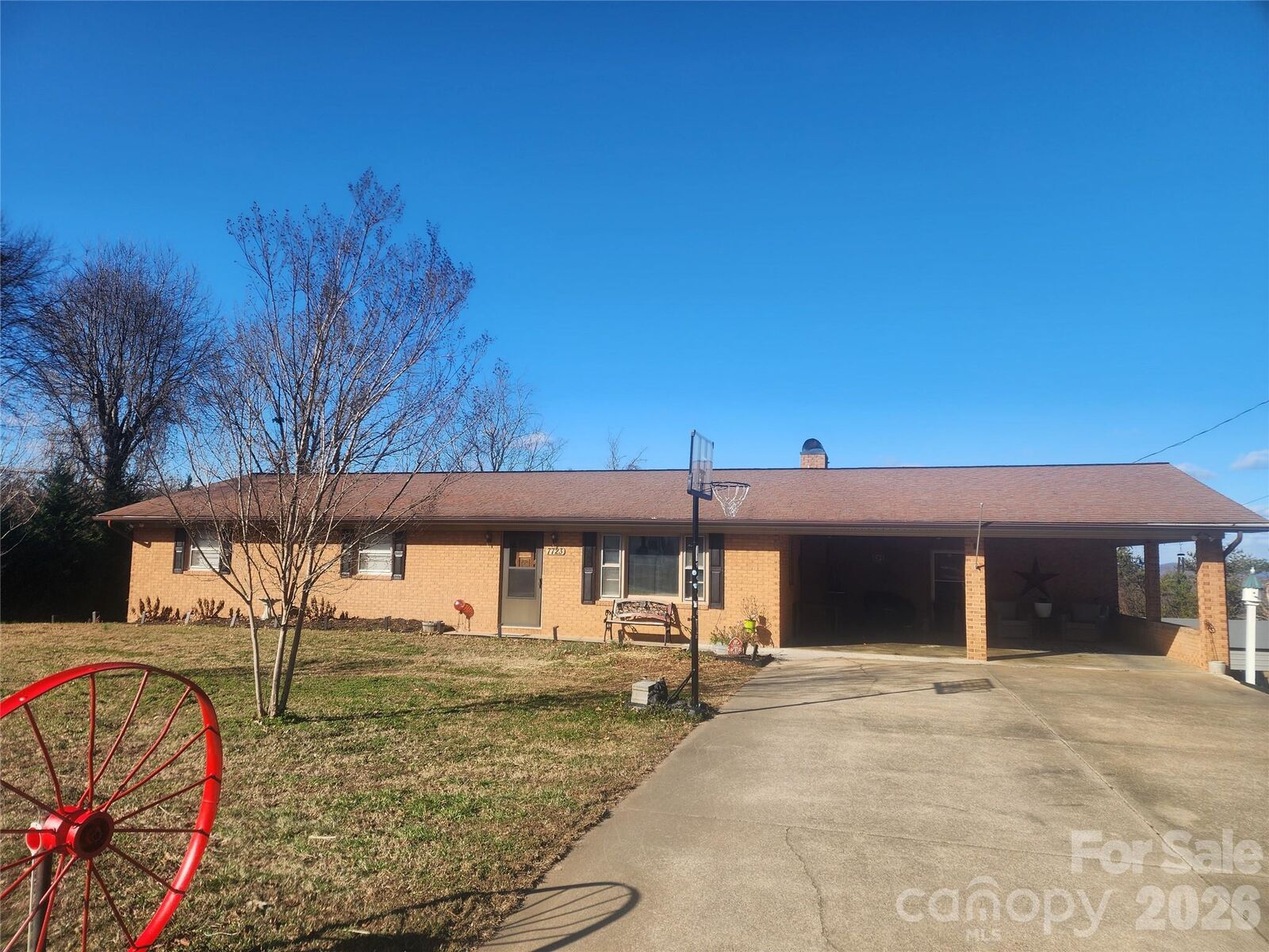 Property Photo: 7723 Shoupes Grove Church Road NC 28602