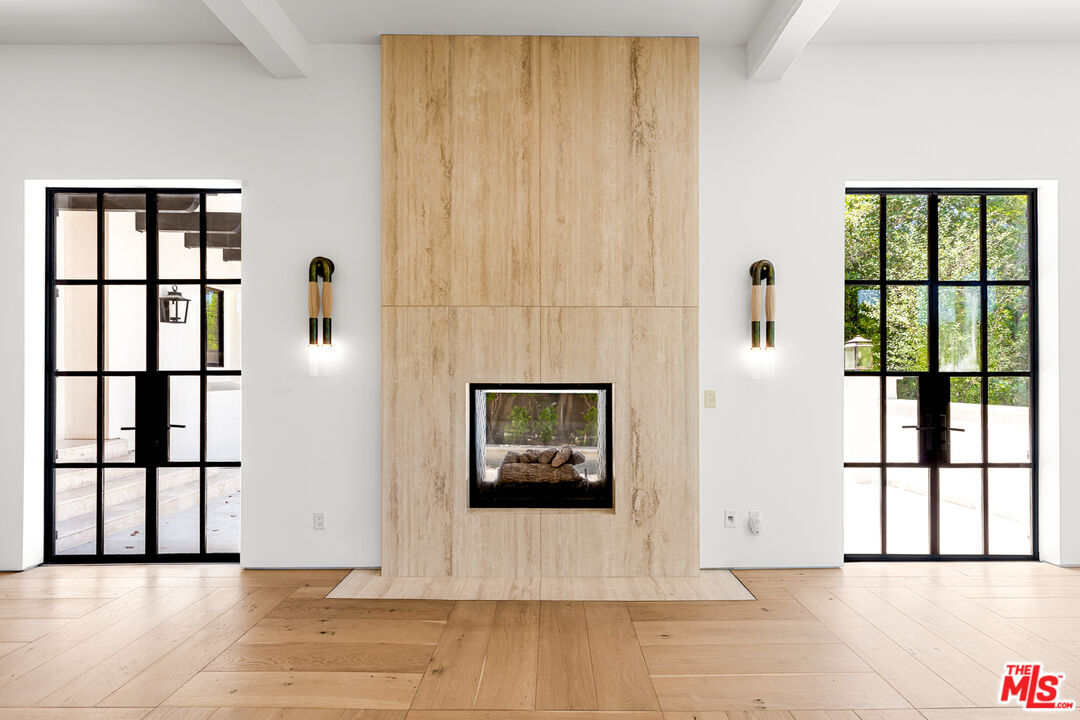 Property Photo:  1001 Hanover Dr  CA 90210 