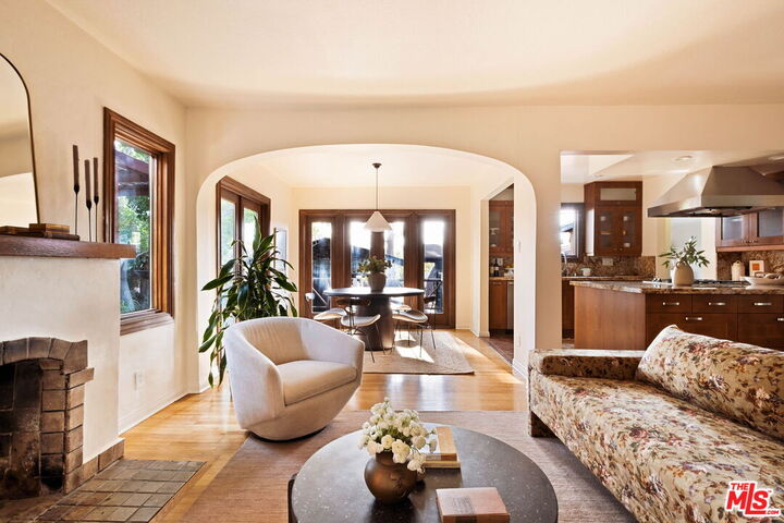 Property Photo: 2076 Watson St CA 91201