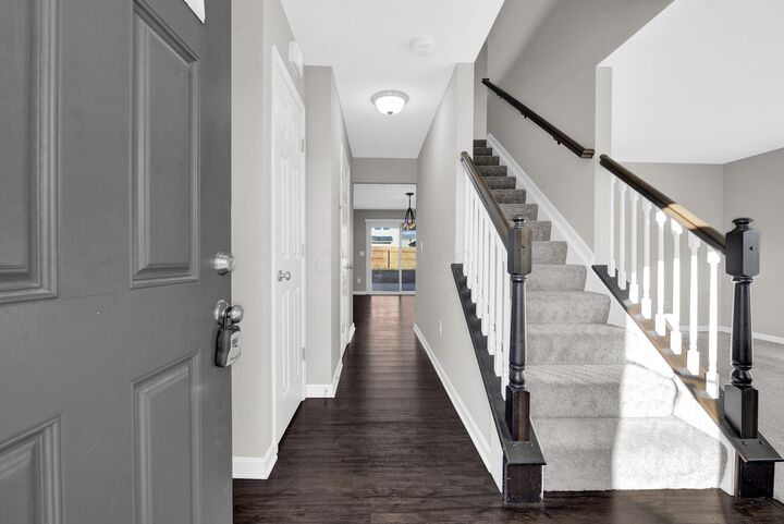 Property Photo:  4917 Crestbrook Drive  OH 43137 