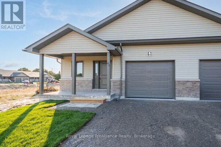 Property Photo:  44 Mackenzie John Crescent  ON K0K 1H0 